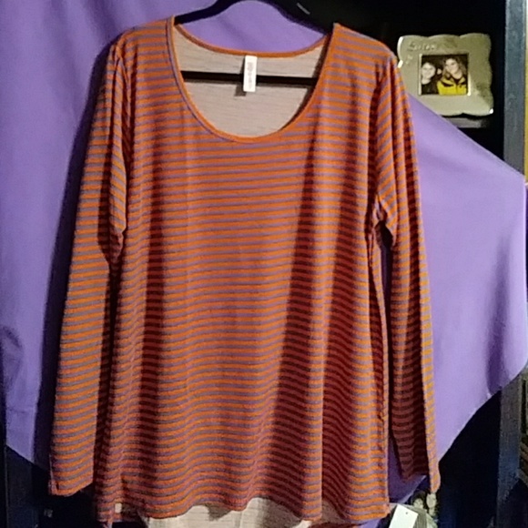 LuLaRoe Tops - Lularoe Lynnae 2XL NWT Shirt